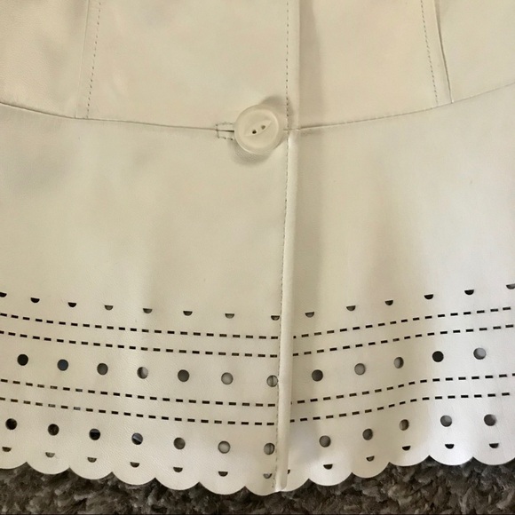Classiques Entier Cream Laser Cut Scallop Hem Leather Jacket Size 2 - Picture 4 of 6